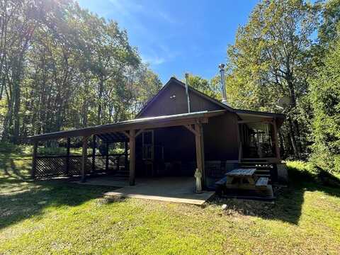 486 Laurel Ln, New Albany, PA 18833
