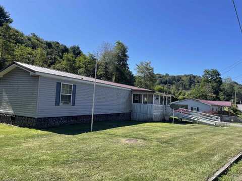 50 Boswell Street, Tunnelton, WV 26444