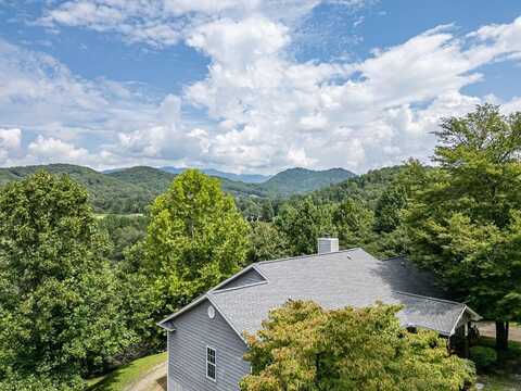 208 Oak Forest Circle, Hayesville, NC 28904
