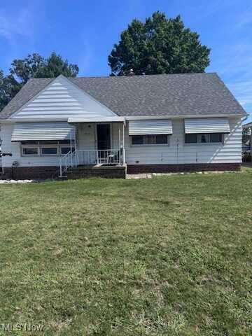 9739 Memphis Villas Boulevard, Brooklyn, OH 44144