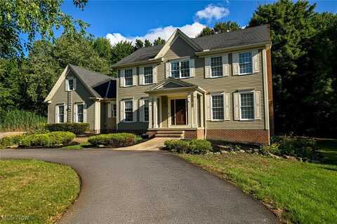 990 Whisperwood Lane, Aurora, OH 44202