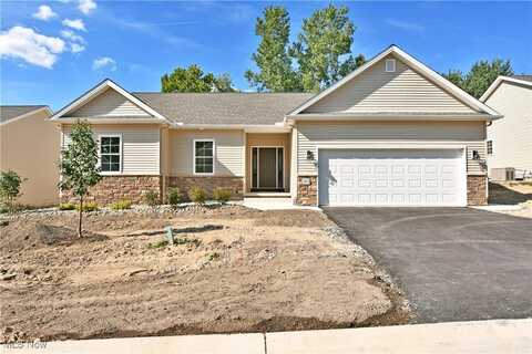 2271 Saddlebrook, Cortland, OH 44410
