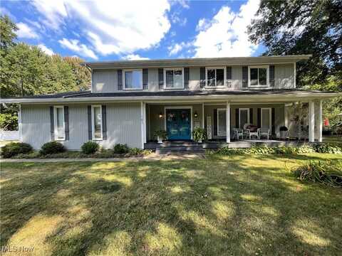 163 Pineland Drive, Copley, OH 44321