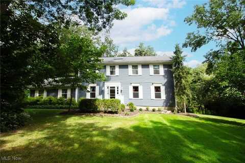 610 Deep Woods Drive, Aurora, OH 44202