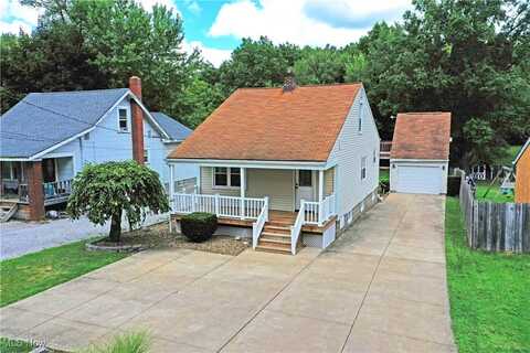 1120 Tibbetts Wick Road, Girard, OH 44420