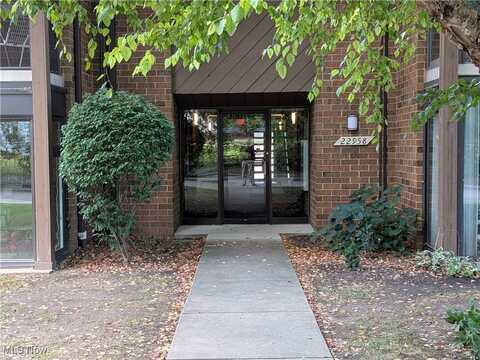 22958 Mastick Road unit: 103, Fairview Park, OH 44126