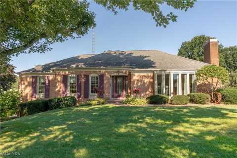 1443 Wilkshire Circle SW, North Canton, OH 44720