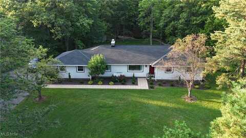 28649 Jackson Road, Chagrin Falls, OH 44022