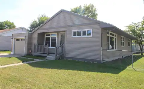 1817 2nd Ave NW, Minot, ND 58703