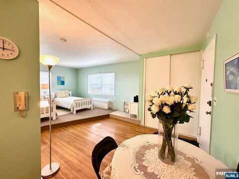 410 Park Place 5J, Fort Lee, NJ 07024