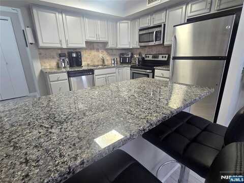316 Prospect Avenue 8D, Hackensack, NJ 07601