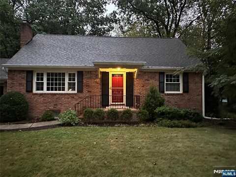 516 Vance Avenue, Wyckoff, NJ 07481