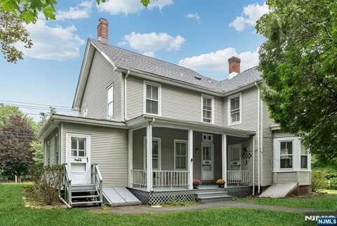 68 Wyckoff Avenue B, Ramsey, NJ 07446