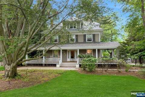271 County Road, Demarest, NJ 07627