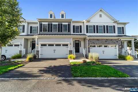 4 Lenape Lane 805, Old Tappan, NJ 07675