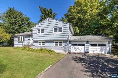 790 Paramus Road, Paramus, NJ 07652