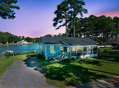 109 Bay Shore Ave, Fleeton, VA 22539