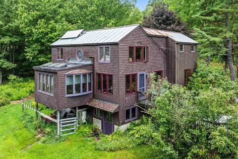 13 Poor Farm Road, Hartland, VT 05048