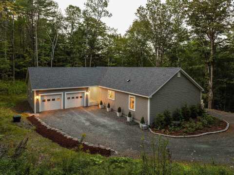 898 Route 132, Thetford, VT 05075