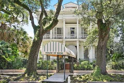 2220 SAINT CHARLES Avenue, New Orleans, LA 70130