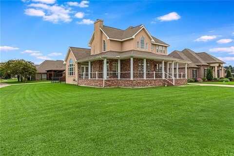 304 MISTLETOE Drive, Norco, LA 70079