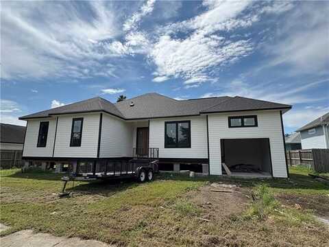 4008 KINGS Drive, Chalmette, LA 70043