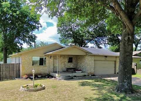 610 S 5th Place E, Broken Arrow, OK 74012