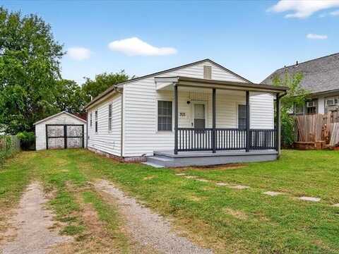 703 S Chickasaw Avenue, Bartlesville, OK 74003