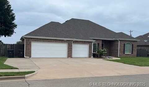 417 Parkhill Loop, Bartlesville, OK 74006