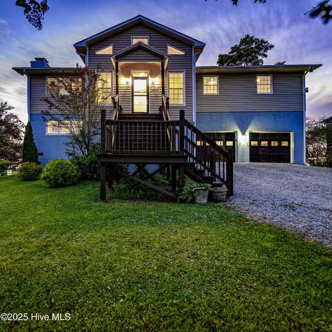 321 Riverside Drive, New Bern, NC 28560