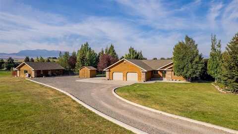 19 Diamond View Rd, Cody, WY 82414
