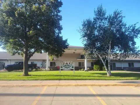 1711 E 3rd St, Hull, IA 51239