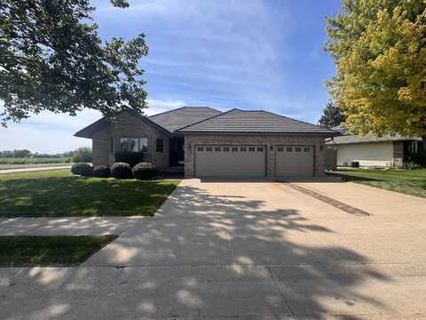3803 Red Bird Lane, South Sioux City, NE 68776