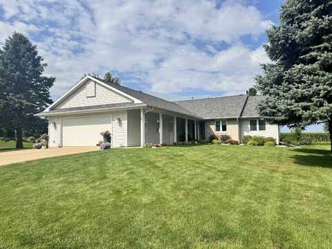 938 LEONA CIR, Storm Lake, IA 50588