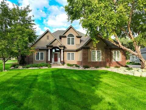 822 E Saint Andrews Cir, Dakota Dunes, SD 57049