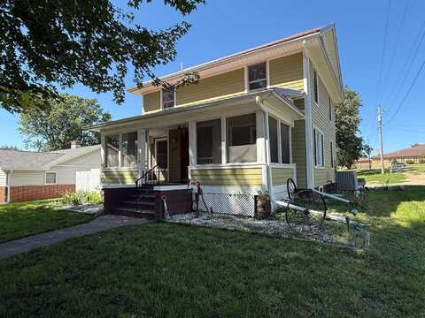 314 3rd St, Maurice, IA 51036