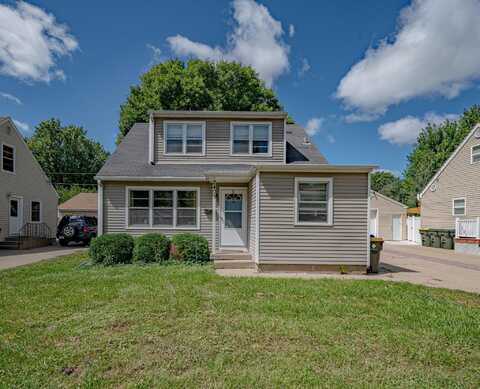 2409 S OLIVE ST, Sioux City, IA 51106