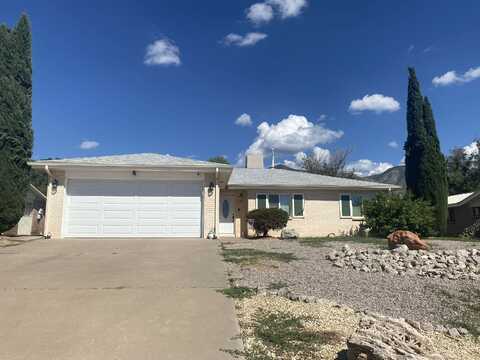 1416 Scenic DR, Alamogordo, NM 88310