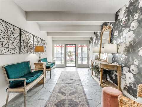 1110 Sherwood Lane, Nichols Hills, OK 73116
