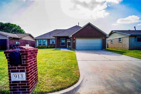913 S Howard Avenue, Moore, OK 73160