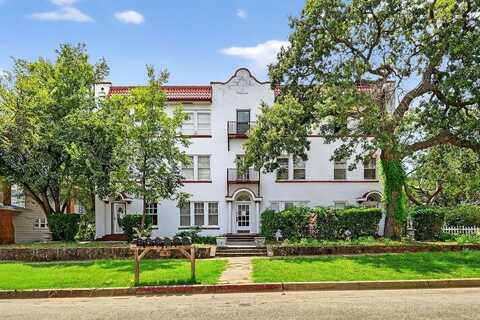 513 NW 6th Street, Mineral Wells, TX 76067