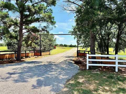 8690 Fm E 922 Highway, Valley View, TX 76272