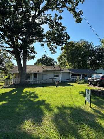 1017 N Spring, Grand Saline, TX 75140