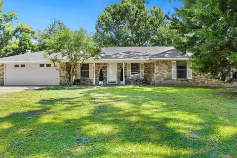 709 Laura Avenue, Corsicana, TX 75110