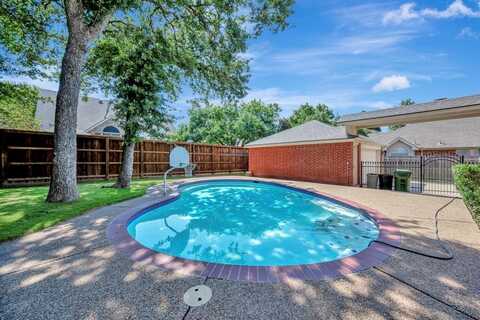 8444 Parkdale Drive, North Richland Hills, TX 76182