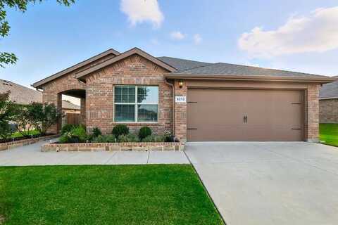 9213 High Stirrup Lane, Fort Worth, TX 76131
