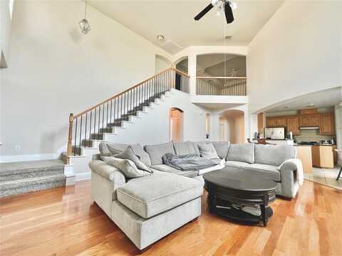 10404 OFFSHORE Drive, Irving, TX 75063
