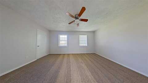 57 W Townhouse Lane, Grand Prairie, TX 75052