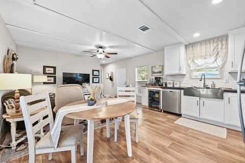 13105 FENCERAIL RD, MANCHACA, TX 78652