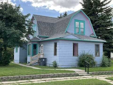 317 2nd St. SW, Rugby, ND 58368